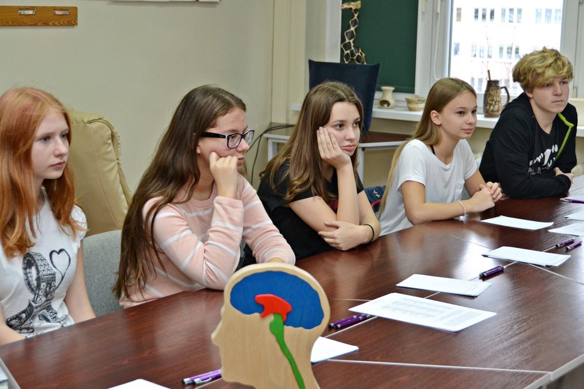 Pomagają uczniom odnaleźć się w „nowej szkole”