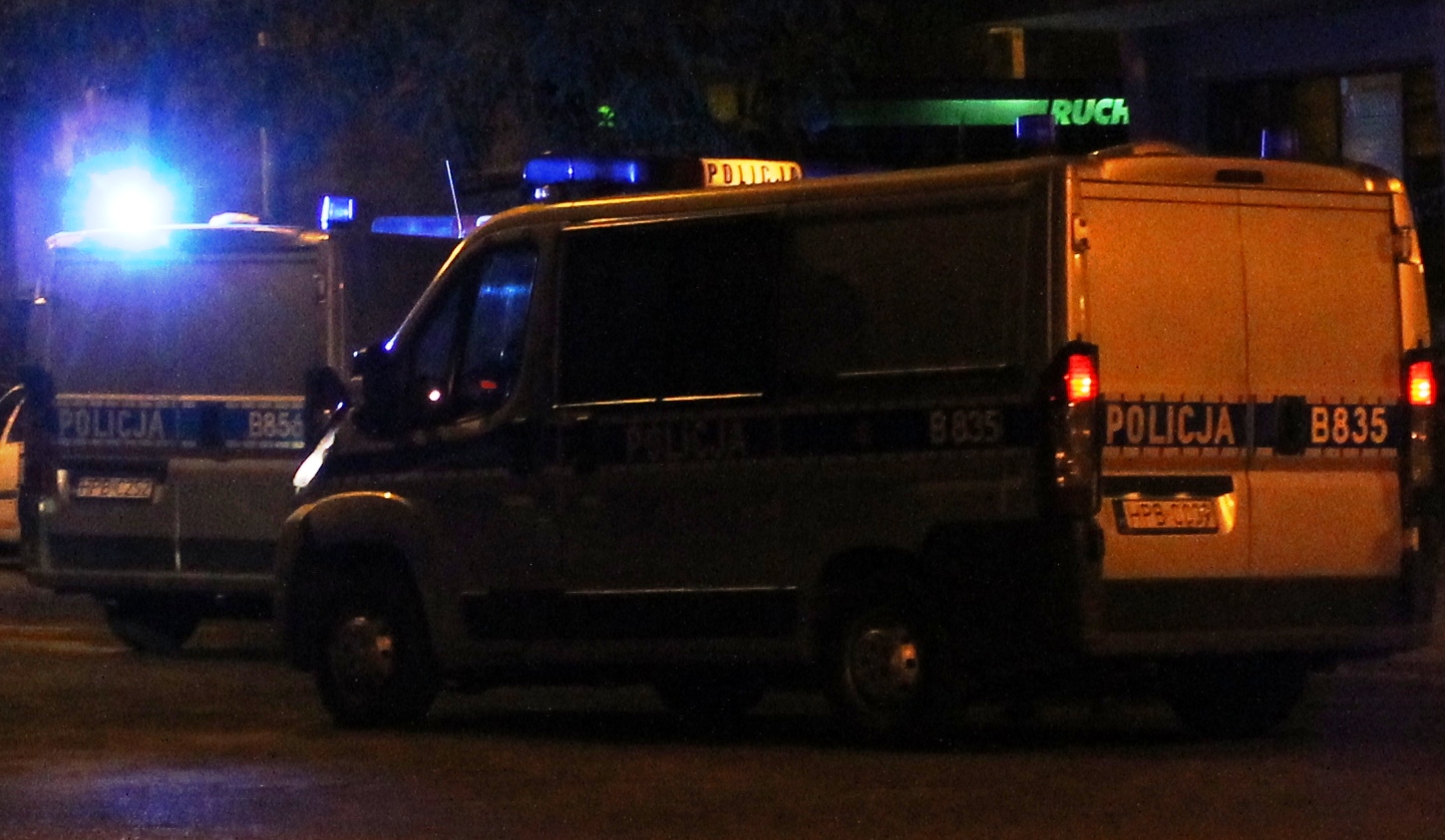 Potrącił autem pieszego i uciekł (WIDEO)