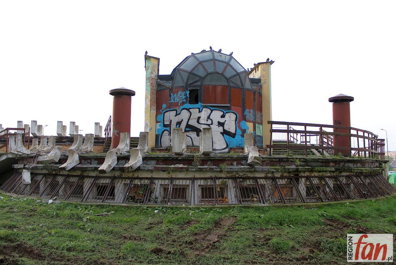 Dlaczego szalet wciąż straszy?