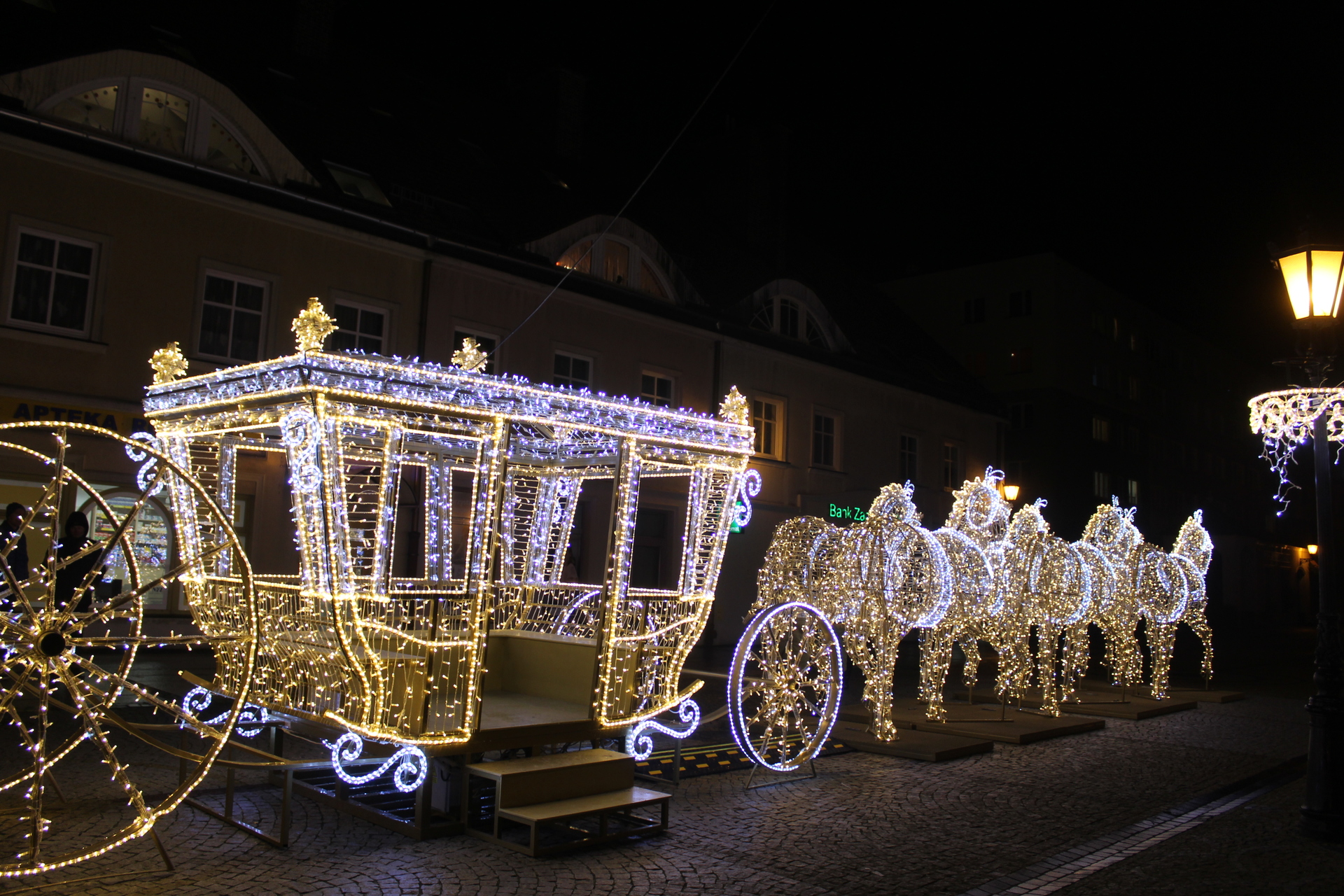 Bajkowa kareta na polkowickim Rynku (FOTO)
