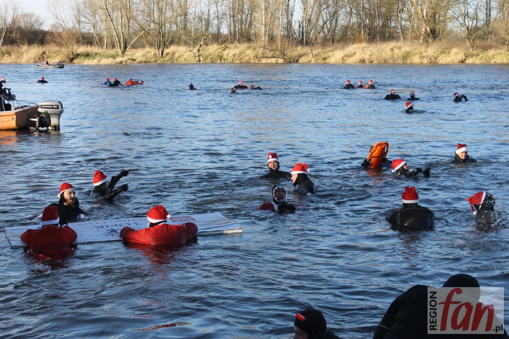 Odra pełna Mikołajów (FOTO)