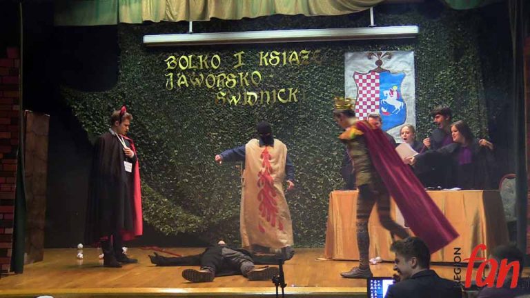 Uczniowie zlustrowali Bolka (FOTO)