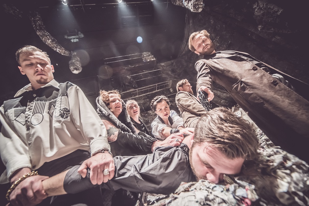 „Biesy” na dobry początek