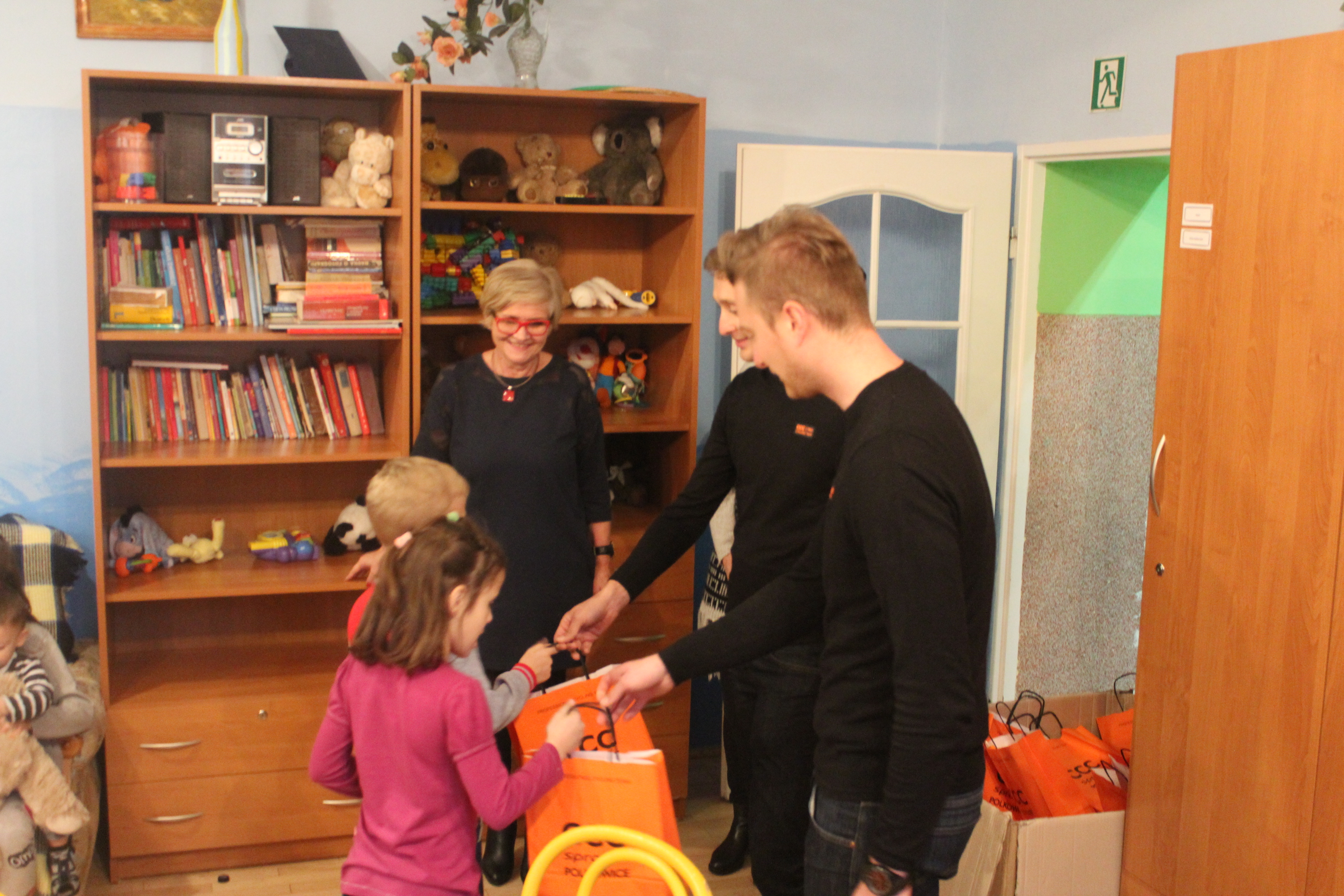 Kolarze CCC z wizytą w domu dziecka (FOTO)