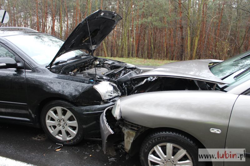 Czołowe zderzenie w Gogołowicach