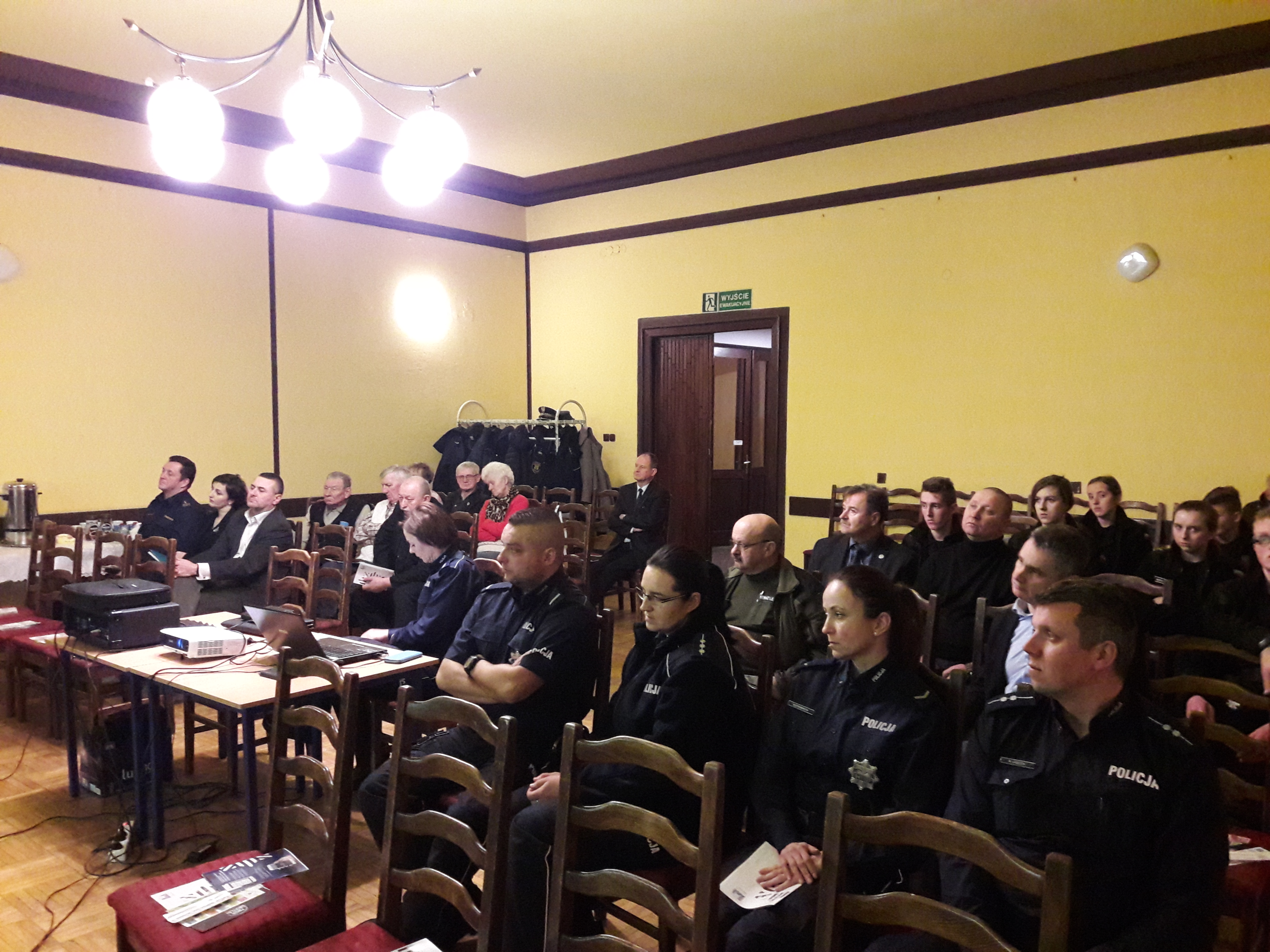 Rozmawiali z mieszkańcami o bezpieczeństwie (FOTO)