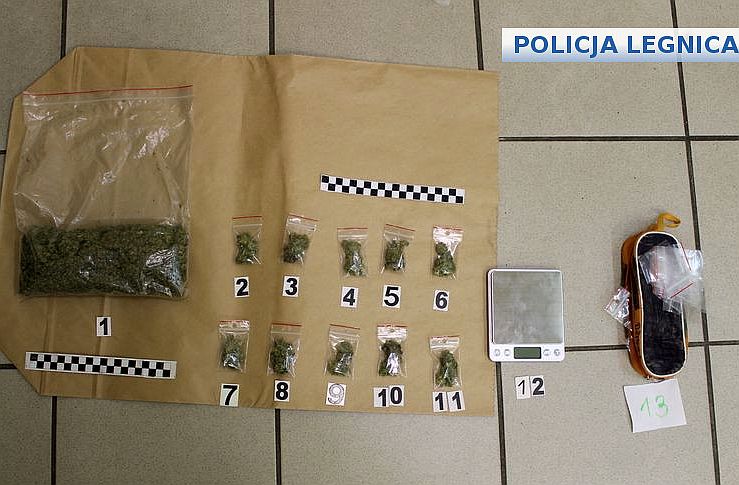 400 porcji „trawki” w samochodzie