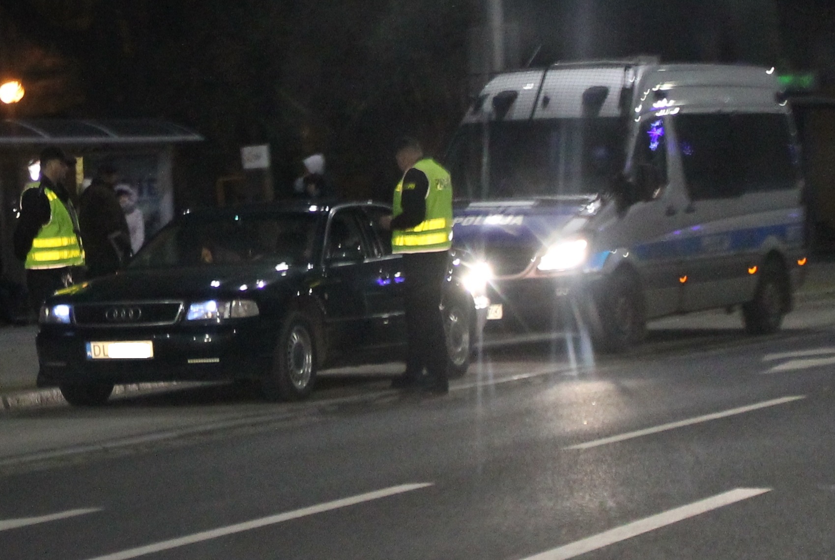 64-latka pod kołami samochodu