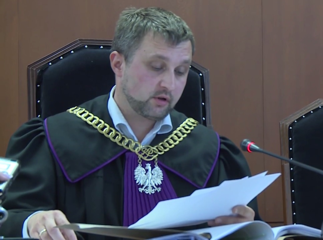 Czystki w sądach. Legniczanin za legniczankę