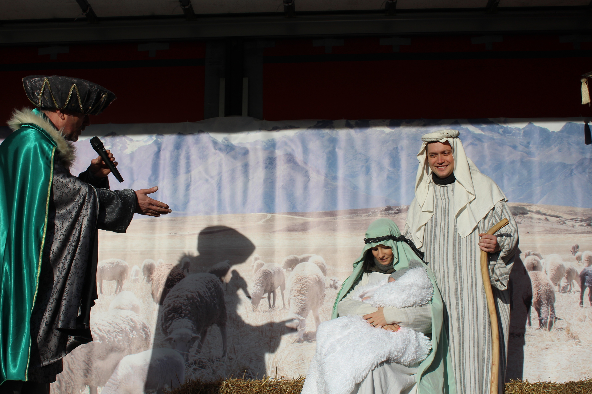 Królowie pokłonili się Jezuskowi…płaczącemu (FOTO)