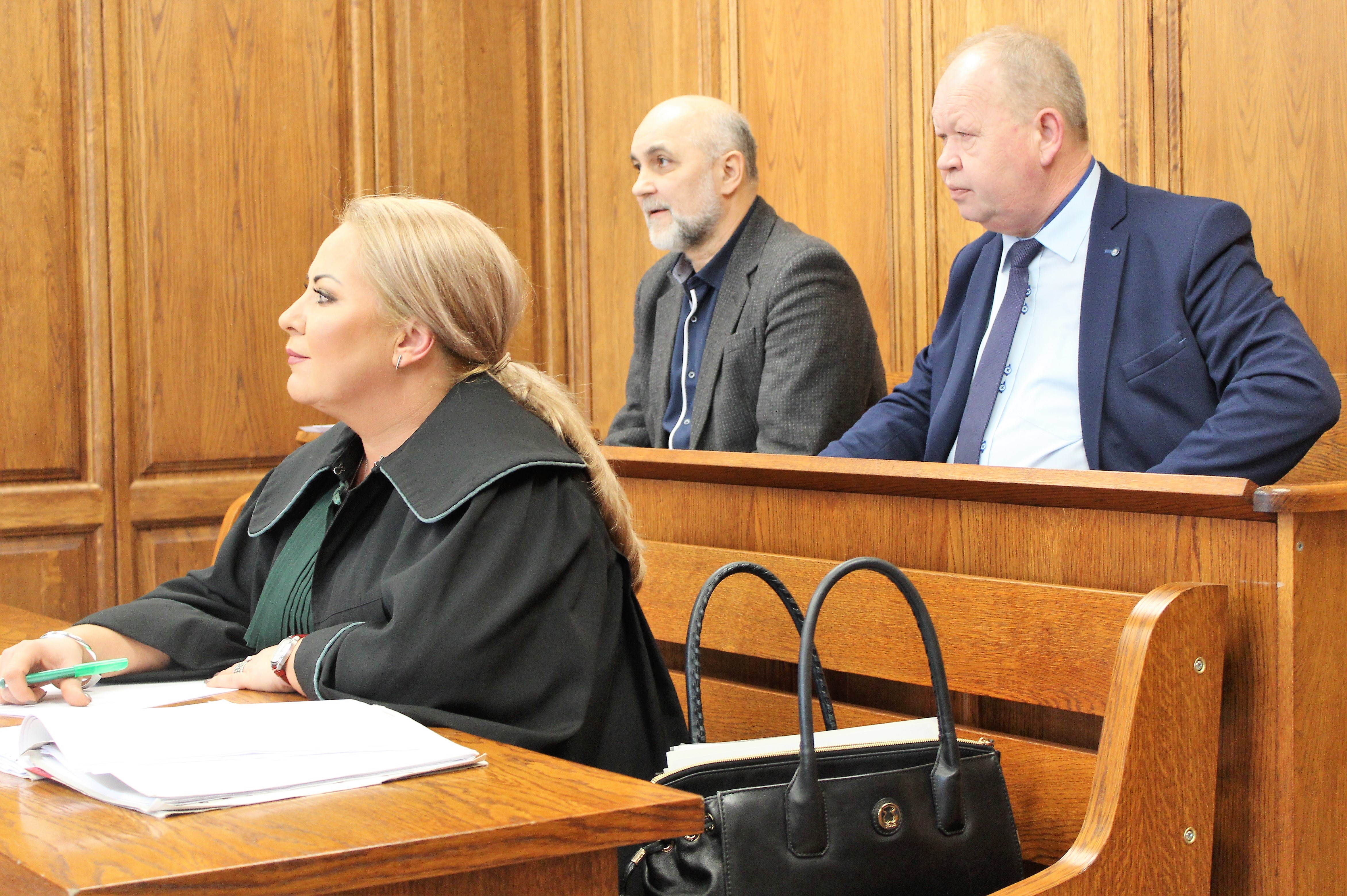 Władze Rudnej na ławie oskarżonych. Ruszył proces (WIDEO)