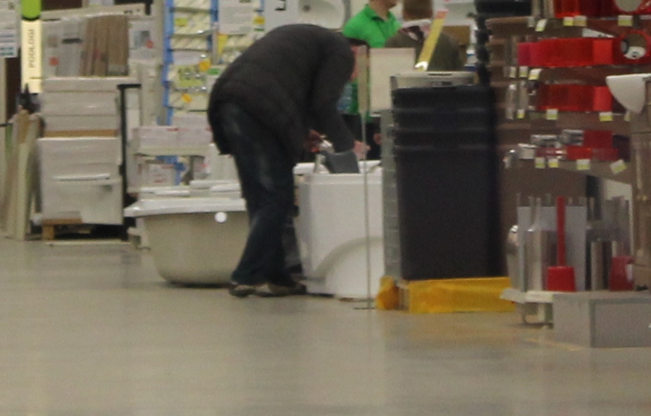 Wciąż nachodził ten sam sklep