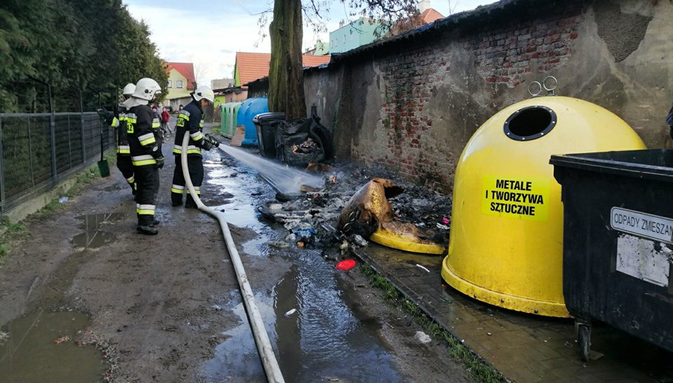 Ktoś podpalił śmietniki?