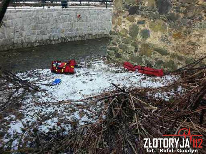 Mężczyzna leżał w Kaczawie. Pomogli mu strażacy