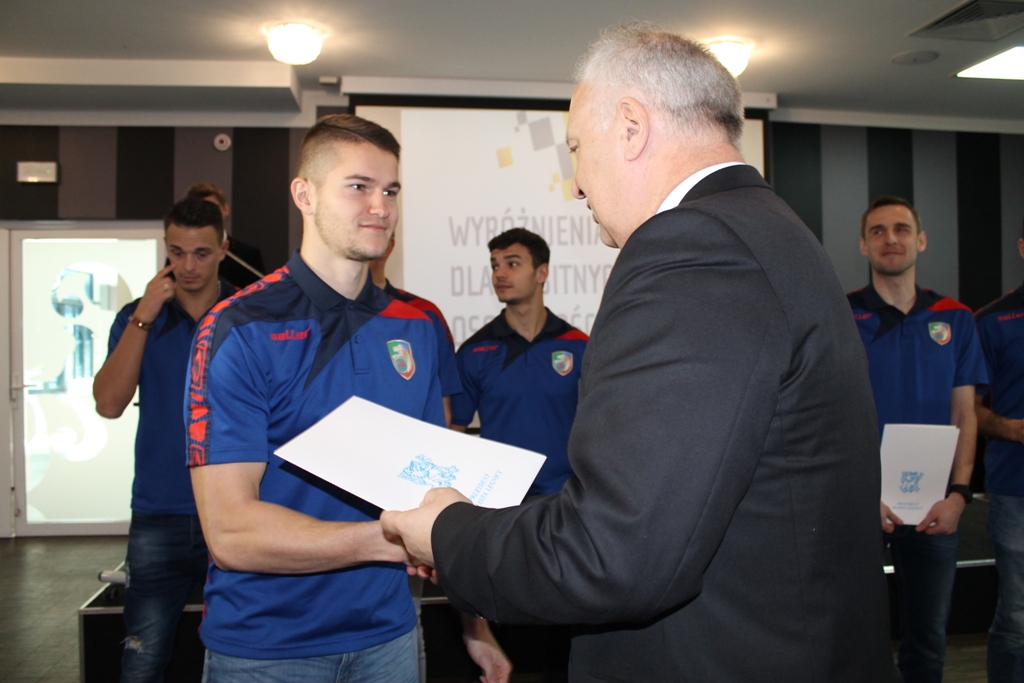 Stypendia dla wybitnych zawodników (FOTO, WIDEO)