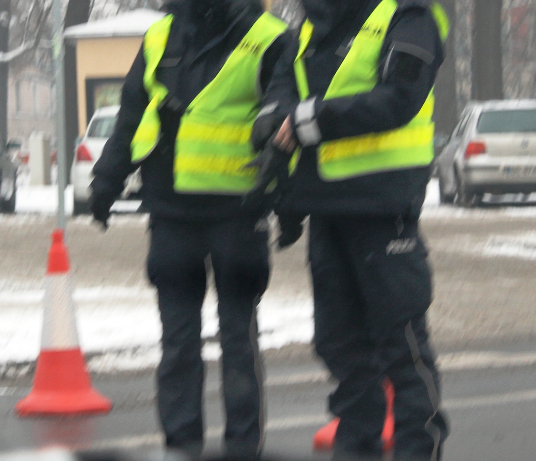 Policjanci ranni w pościgu (WIDEO)