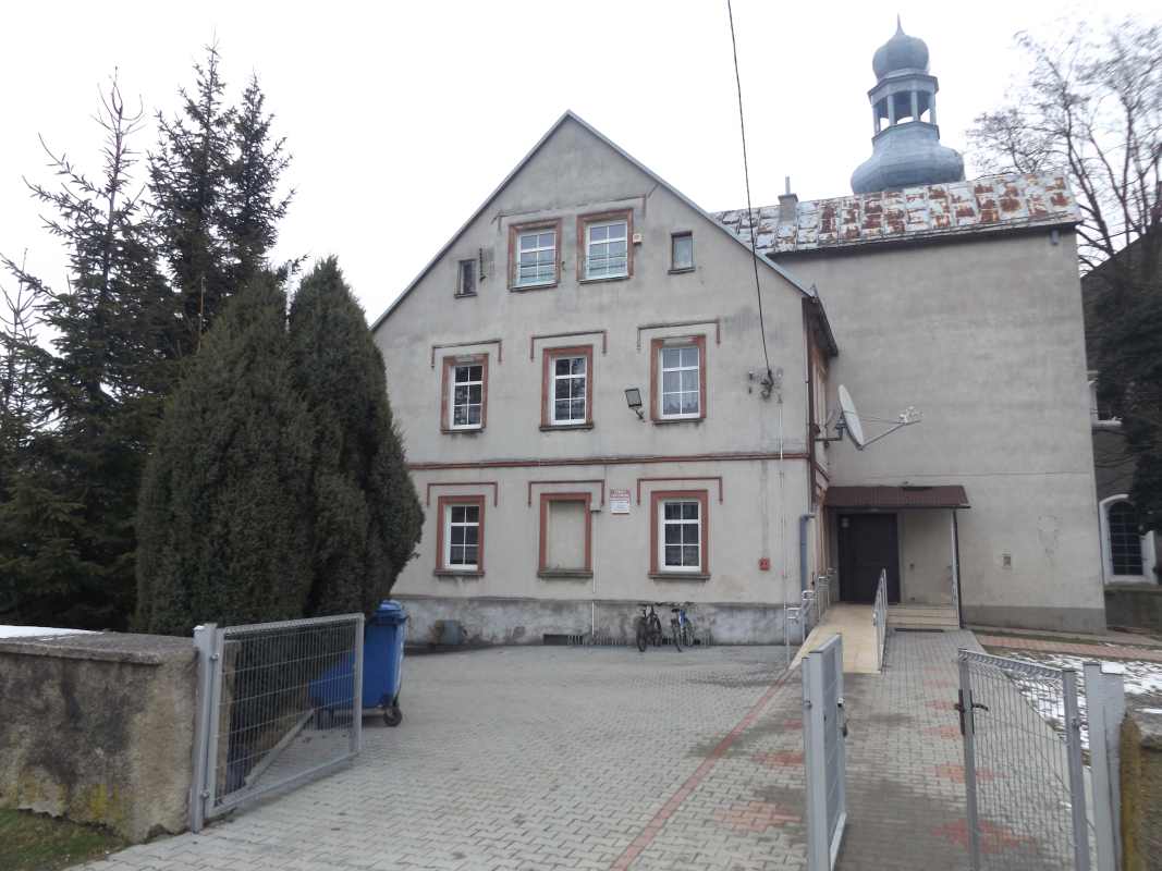 Kto wyremontuje sześć budynków?