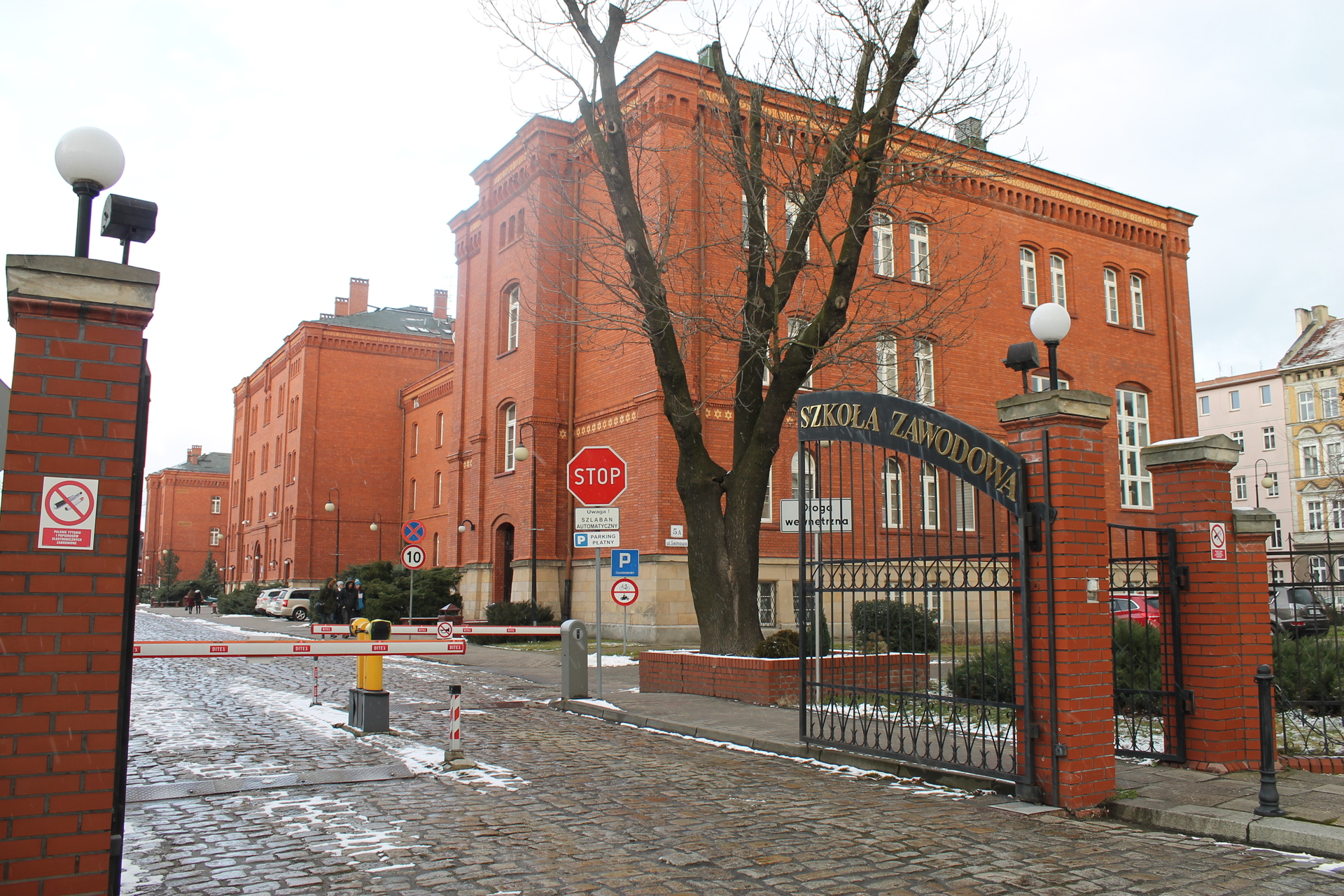 Szpital i uczelnia ponownie dla opiekunów