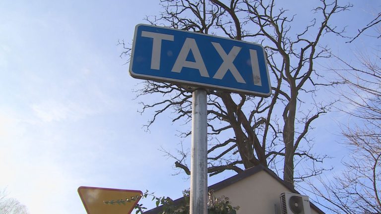 Taksówki wrócą do rynku (WIDEO)