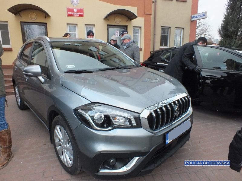 Trzy radiowozy do różnych zadań (WIDEO)