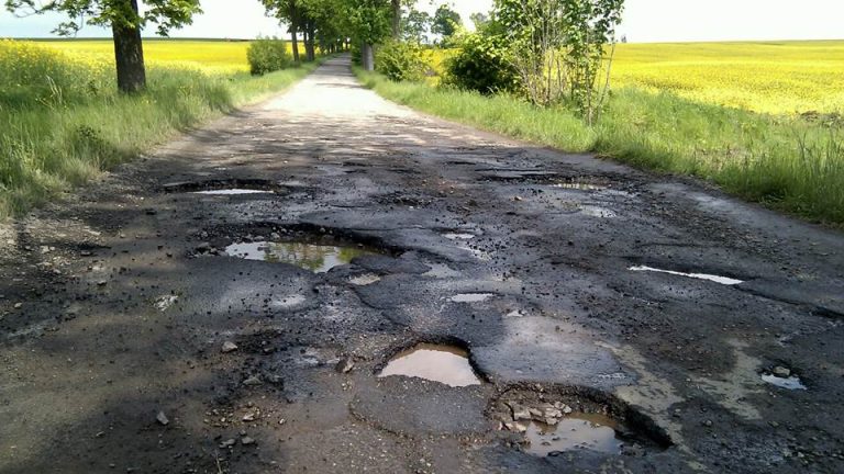 Apelują o remont drogi w Kłobucznie
