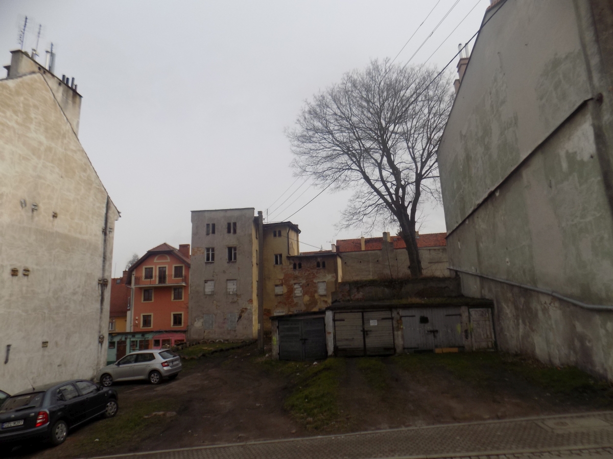 Na Klasztornej stanie nowa kamienica