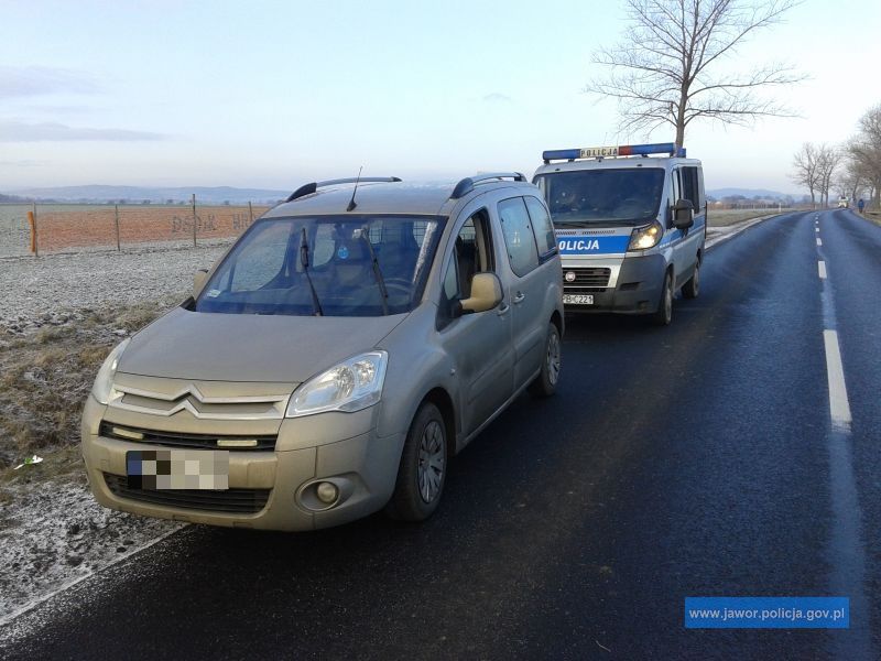 Busem jechała całą szerokością drogi