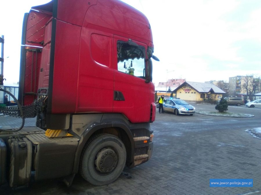 Ciężarówką po kielichu (FOTO)