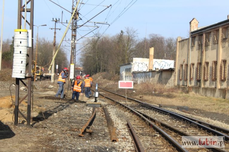 Ruszył remont torów w Lubinie!