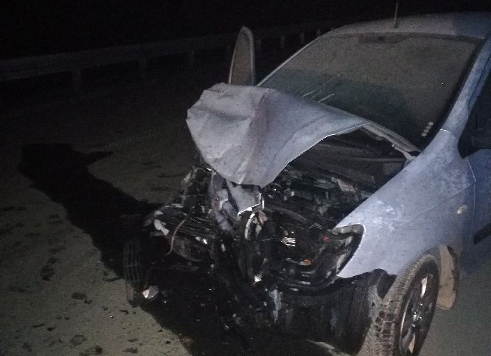 Uderzył w radiowóz. Policjanci ranni po pościgu