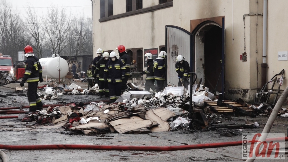 Pożar w magazynach. Policja prowadzi śledztwo (FOTO)
