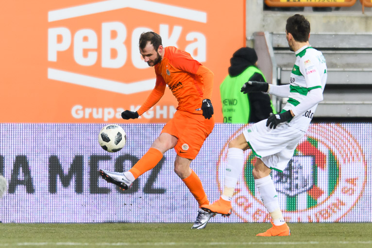 Miedziowi remisują z ekipą Adama Owena