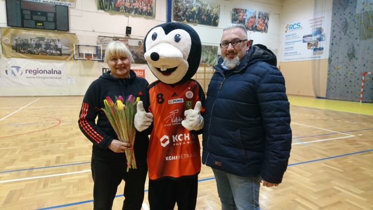 Kwiatki dla lubinianek (FOTO)