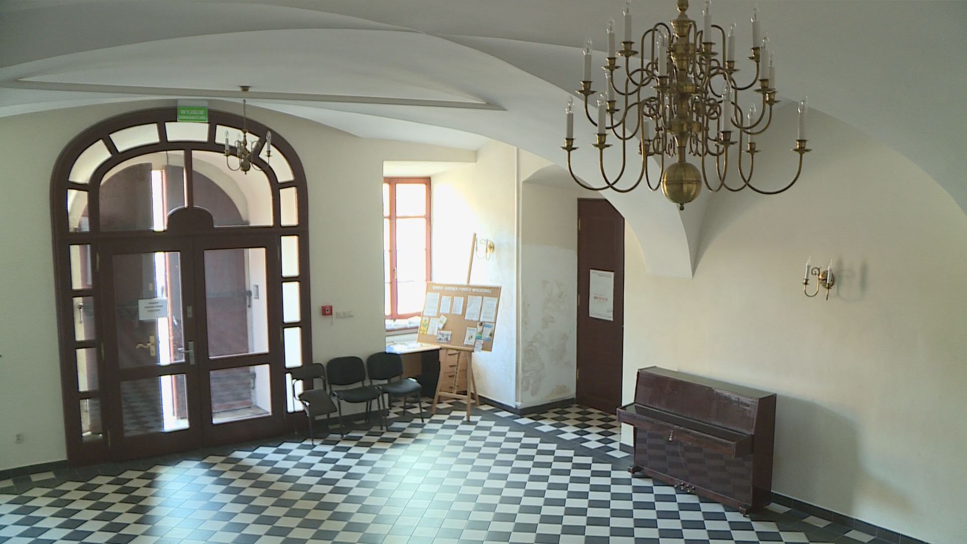 Pałacowe pokoje czekają na gaworzyckich urzędników (WIDEO)