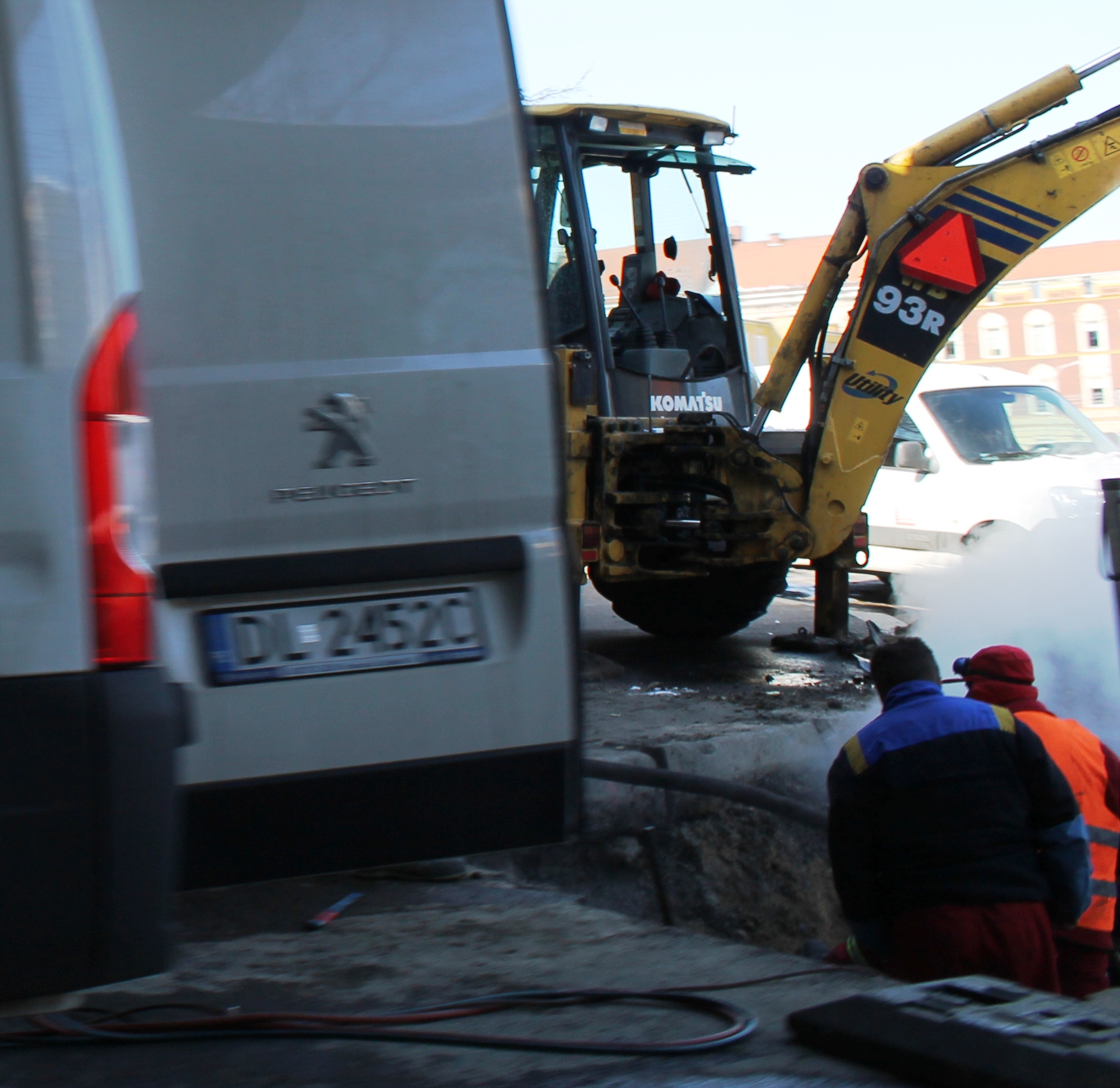 Awaria sieci ciepłowniczej. Są utrudnienia w ruchu! (WIDEO)