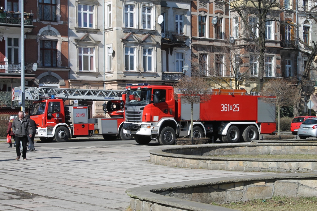Bombowy paraliż w sądach (WIDEO, FOTO)