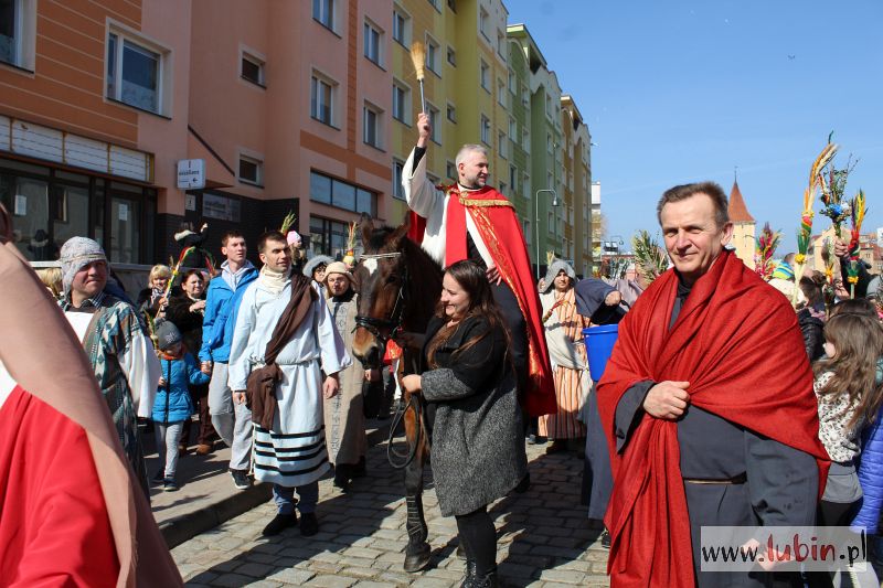 Tłumy na święceniu palm w rynku (FOTO, WIDEO)