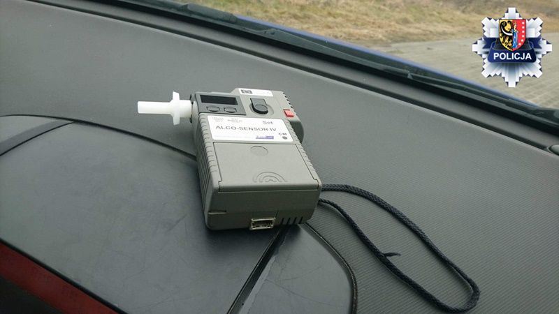 Pędził autem na „dwóch gazach”