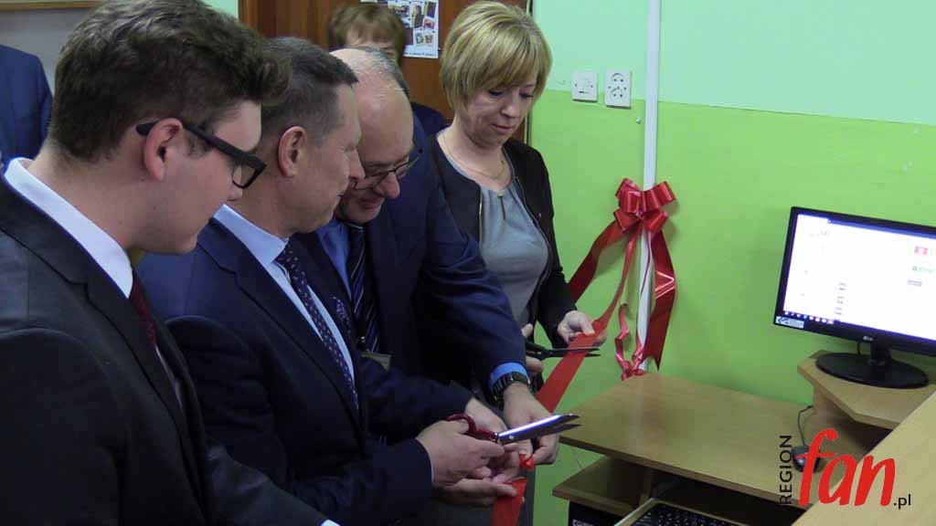 LSSE cyfryzuje szkolną bibliotekę (WIDEO)