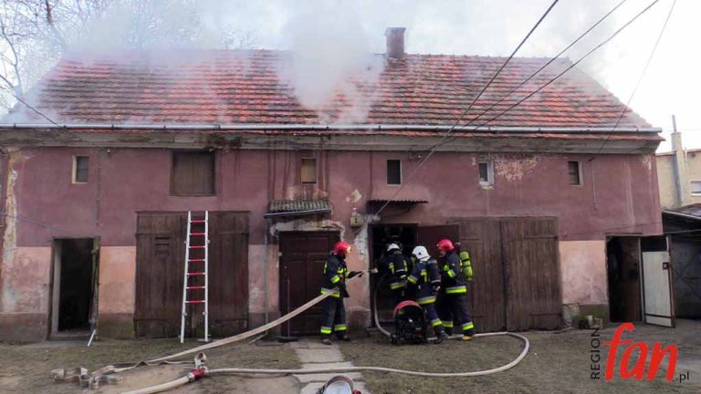 Pożar domu przy Kolejowej (FOTO, WIDEO)