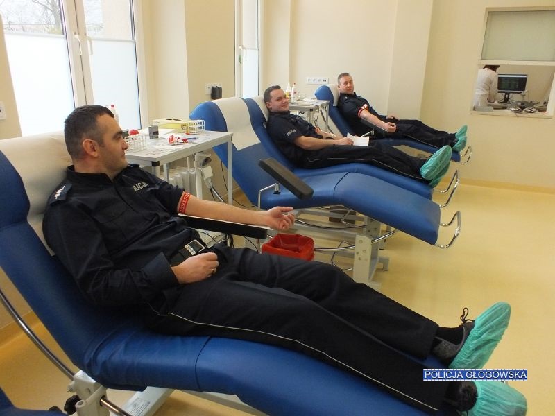 Policjanci oddali krew
