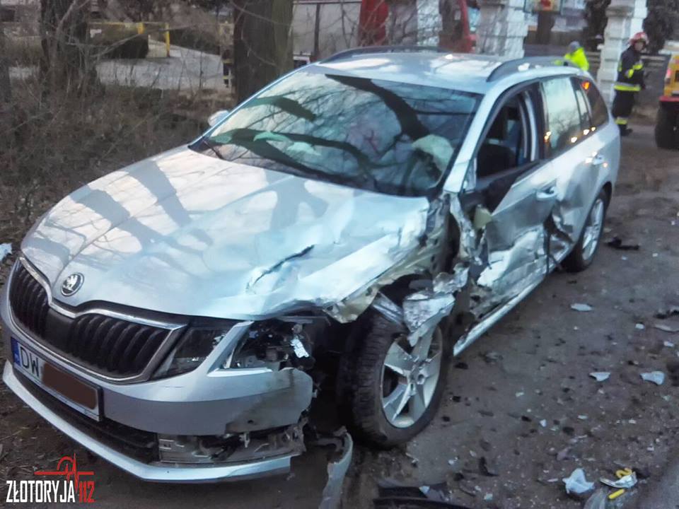 Zderzenie na wojewódzkiej. Wśród poszkodowanych jest dziecko (FOTO)