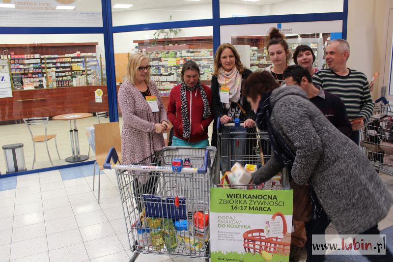 Trwa świąteczna zbiórka żywności