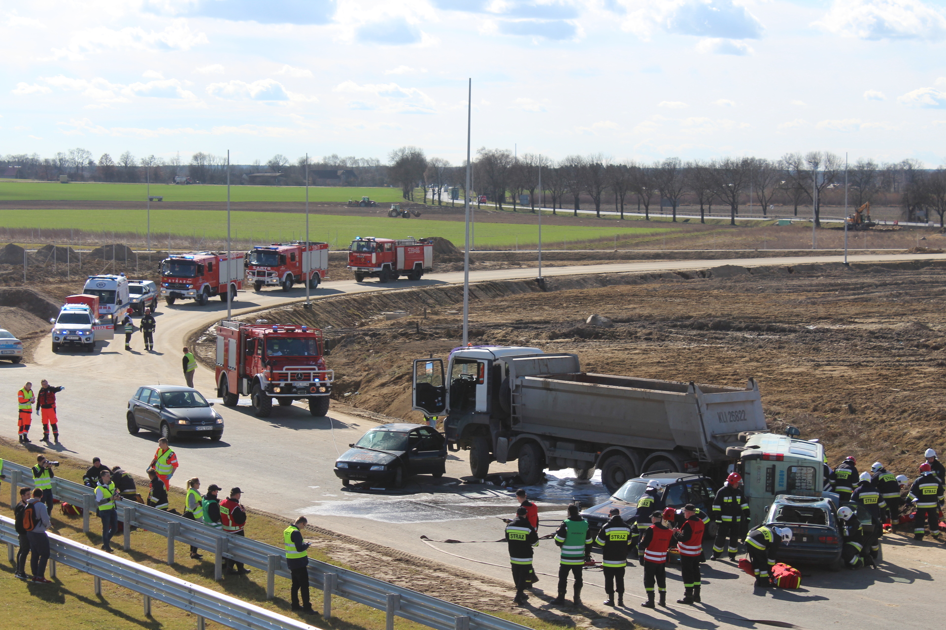 Karambol na drodze S3 koło Radwanic (WIDEO, FOTO)