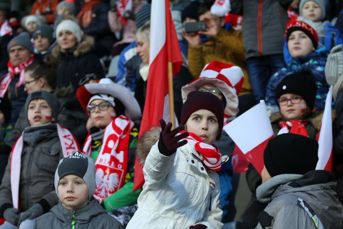 Za wspaniały doping otrzymali po tysiąc złotych