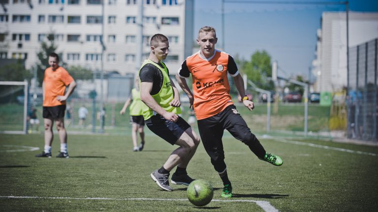 Grając w piłkę pomogli Mikołajowi (FOTO)