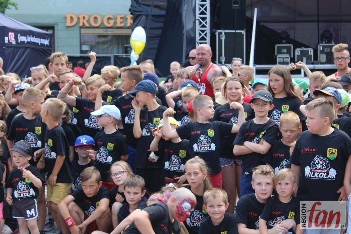 Młode wilkołaki pokazały siłę (FOTO)