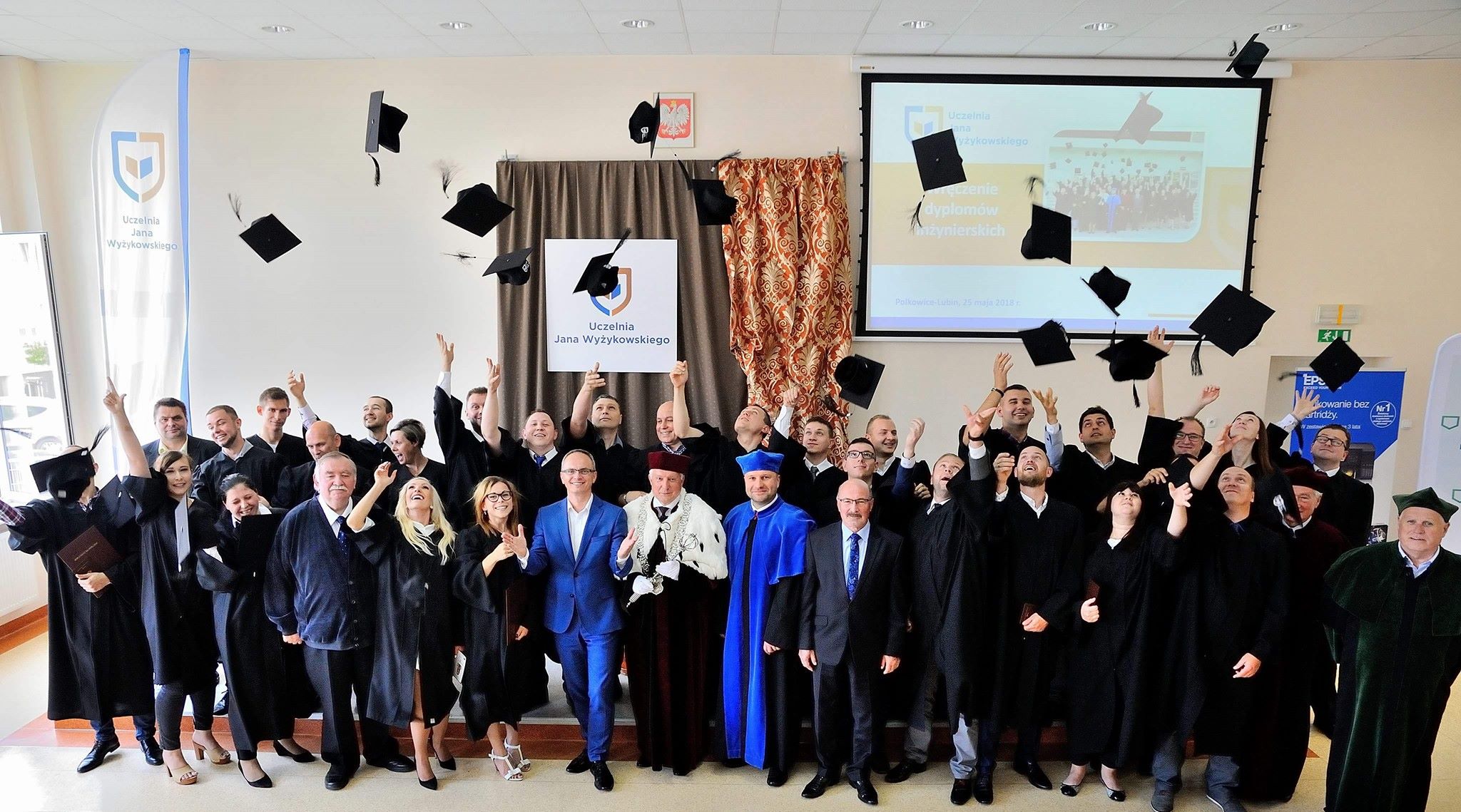 Inżynierowie Uczelni Jana Wyżykowskiego odebrali dyplomy