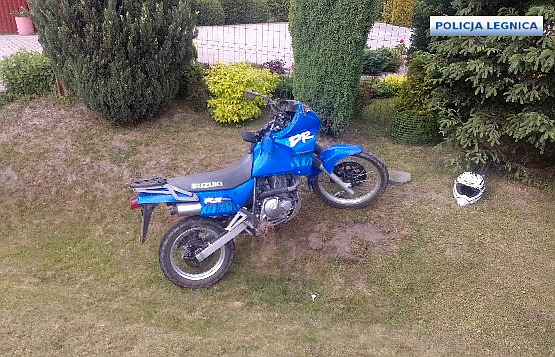 Był tak pijany, że… wjechał do rowu