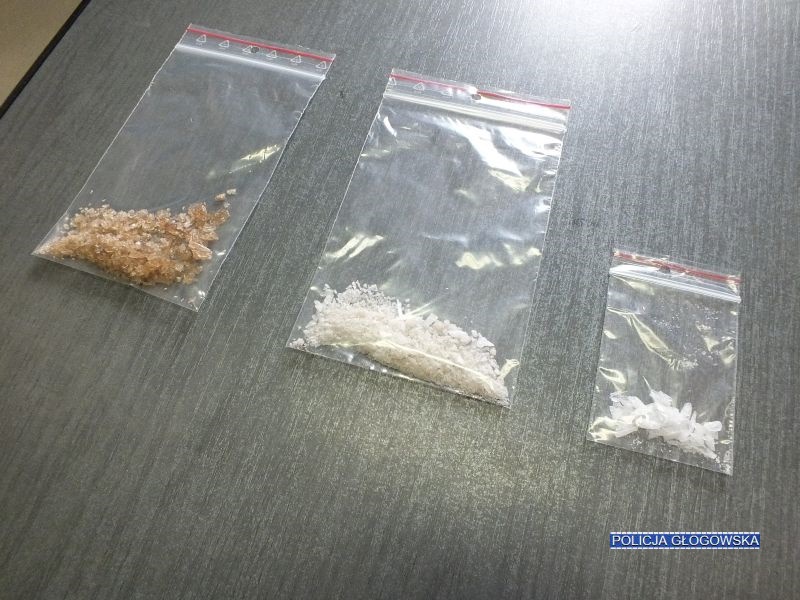 Miał w mieszkaniu amfetaminę i kradzione papierosy (WIDEO,FOTO)